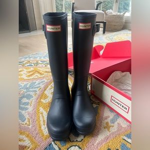 New in box Size 9 Original Tour Tall Packable Boots